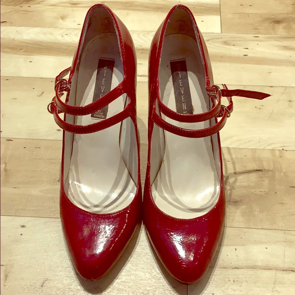 STEVEN by Steve Madden red patent Mary Jane sz 9